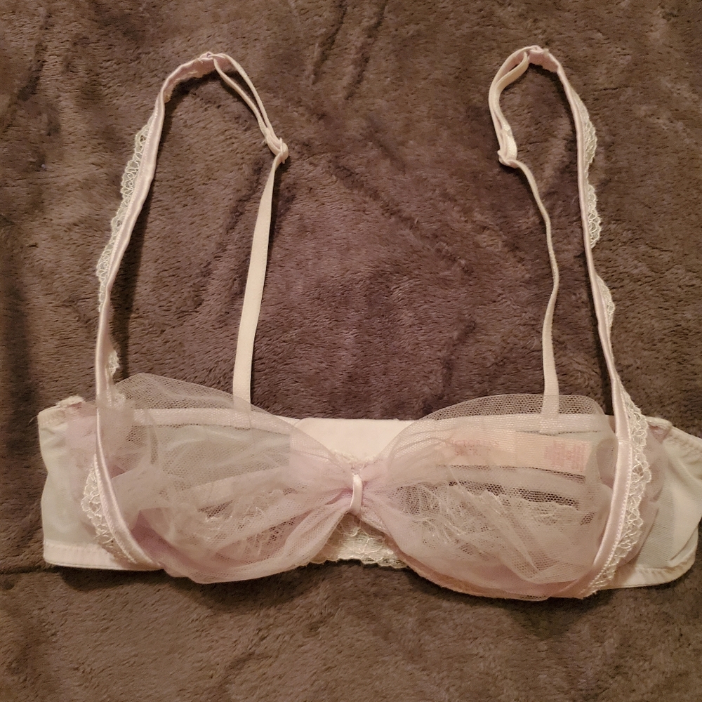 Victoria's Secret Dream Angels unlined demi 32b